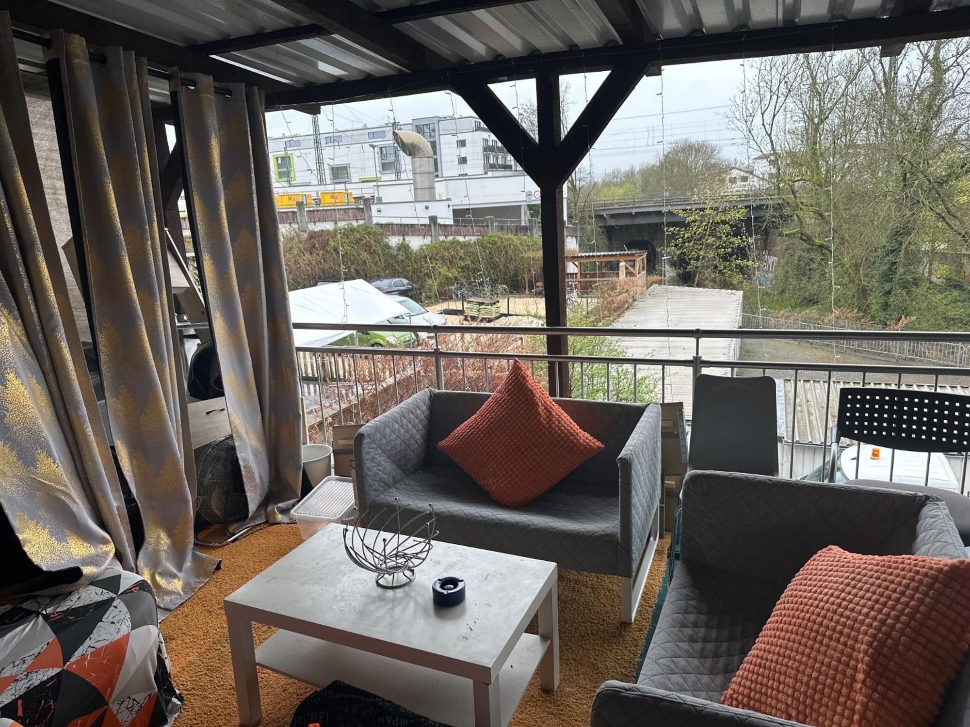 Schoenes Zimmer In Bahnhofsnaehe In Einer Wohnung Mit Grosser Terrasse Gießen Zewnętrze zdjęcie